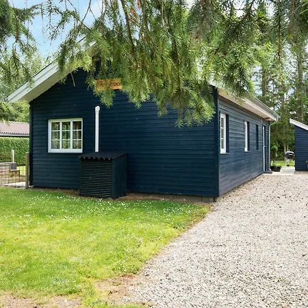 Holiday home Tranquil Near Kvie Lake-by Traum